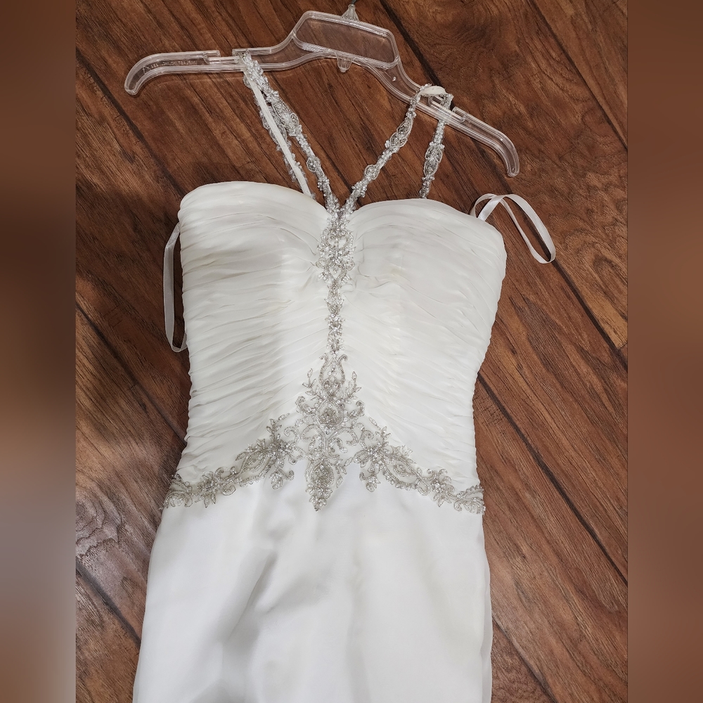 Wedding dress - Picture 2 of 8